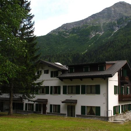 Casa Alpina Don Guanella Bed & Breakfast Macugnaga Eksteriør bilde