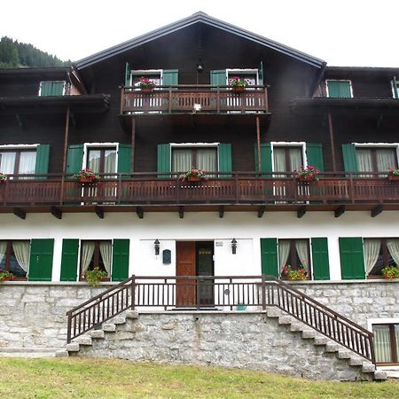 Casa Alpina Don Guanella Bed & Breakfast Macugnaga Eksteriør bilde
