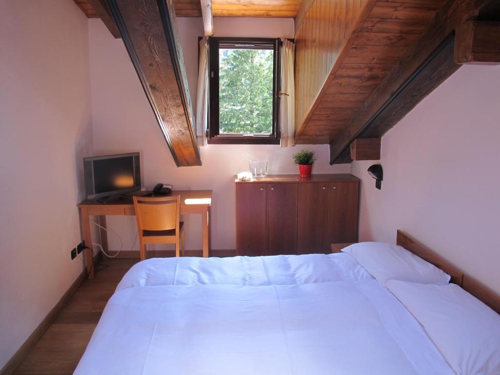 Casa Alpina Don Guanella Bed & Breakfast Macugnaga Rom bilde