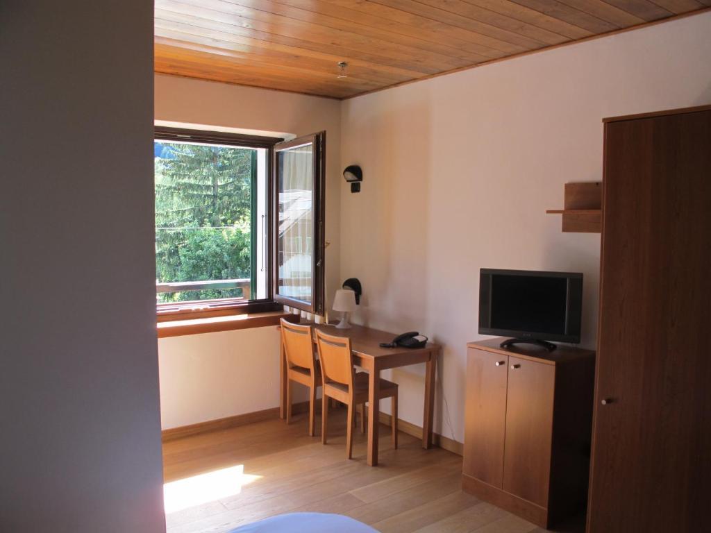 Casa Alpina Don Guanella Bed & Breakfast Macugnaga Rom bilde