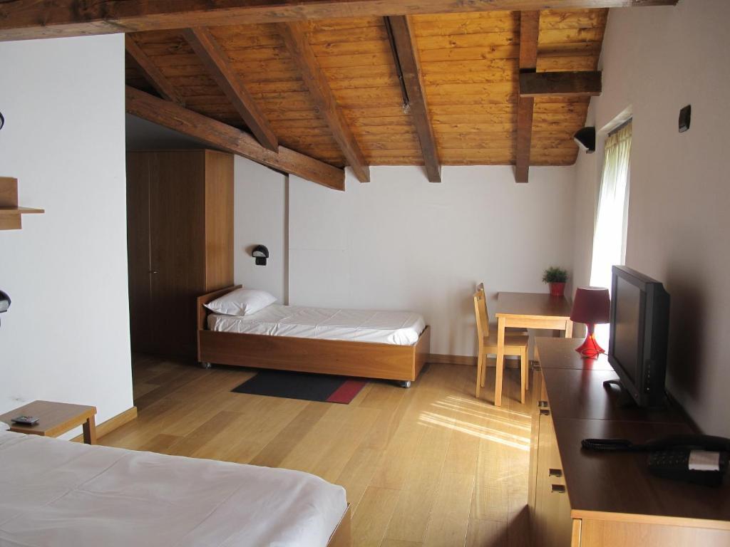 Casa Alpina Don Guanella Bed & Breakfast Macugnaga Rom bilde