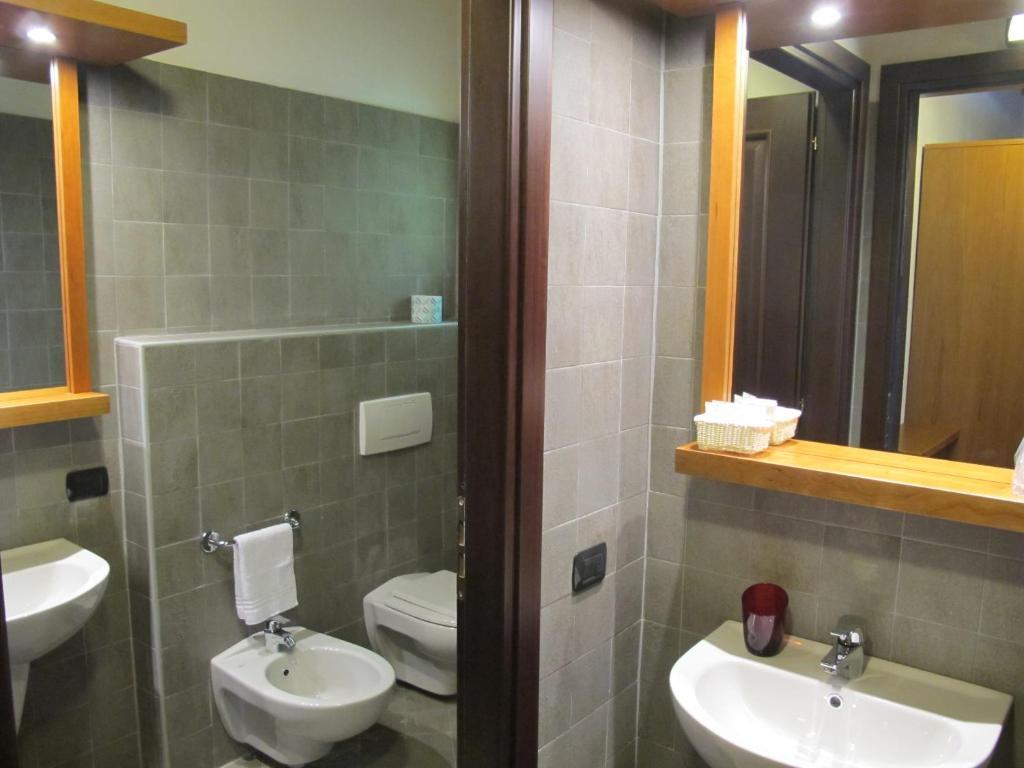 Casa Alpina Don Guanella Bed & Breakfast Macugnaga Rom bilde