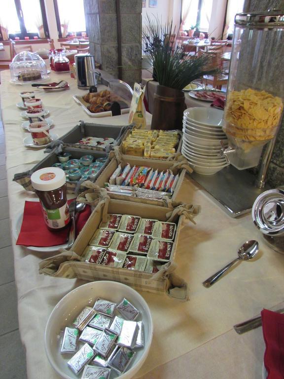 Casa Alpina Don Guanella Bed & Breakfast Macugnaga Eksteriør bilde
